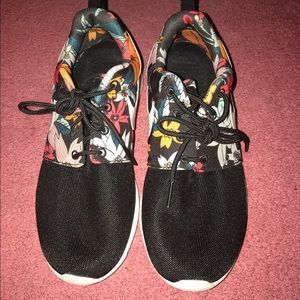 Nike Roshe "Hawaiian Floral"