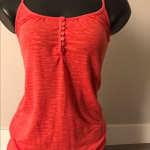 Coral razor back tee