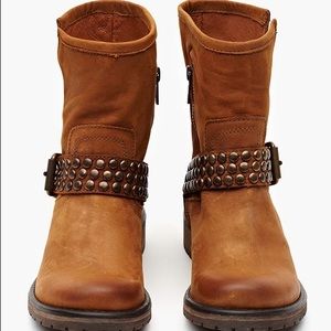 STEVE MADDEN Brown Studded Fraankie