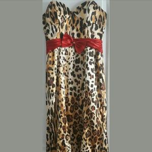 Sexy Leopard print dress - fit n flare style