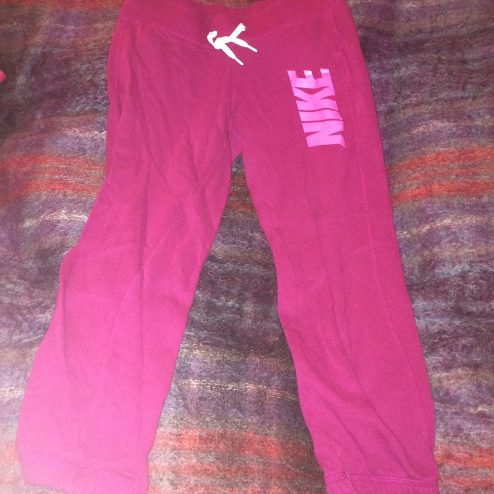 Cropped Nike Sweatpants