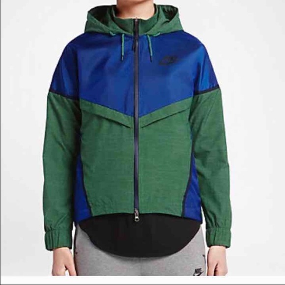Nike Jackets & Blazers - New Nike Jacket, medium.