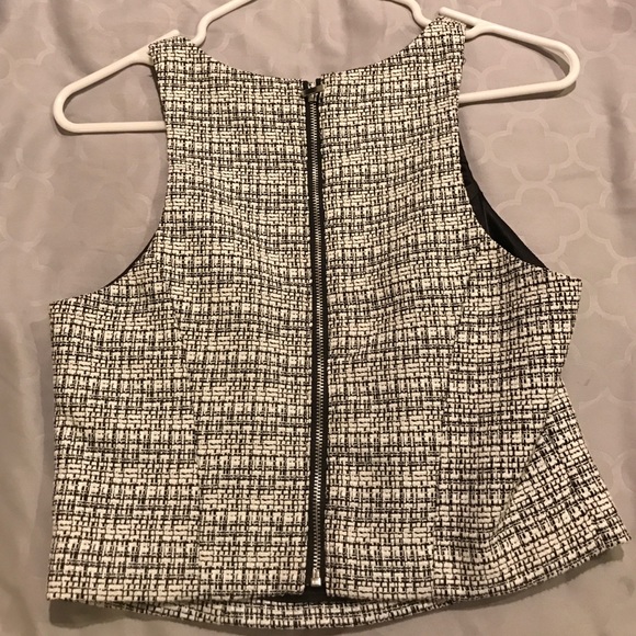 Express Crop Top - Picture 2 of 2