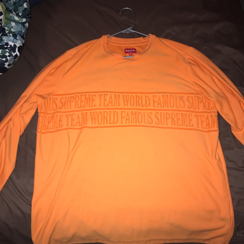 SUPREME WORLD FAMOUS LONG SLEEVE SIZE XL