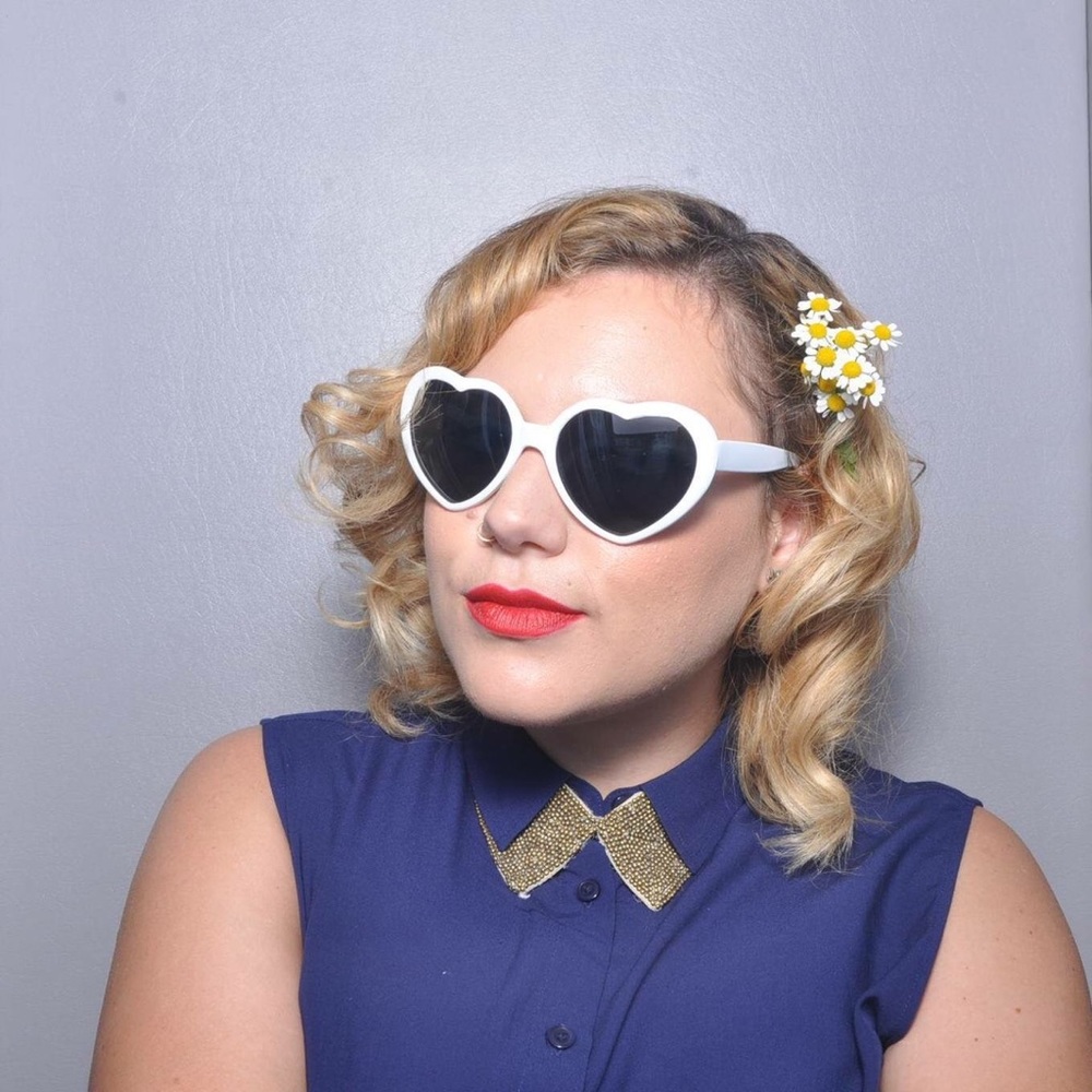 Meet your Posher, Deniz