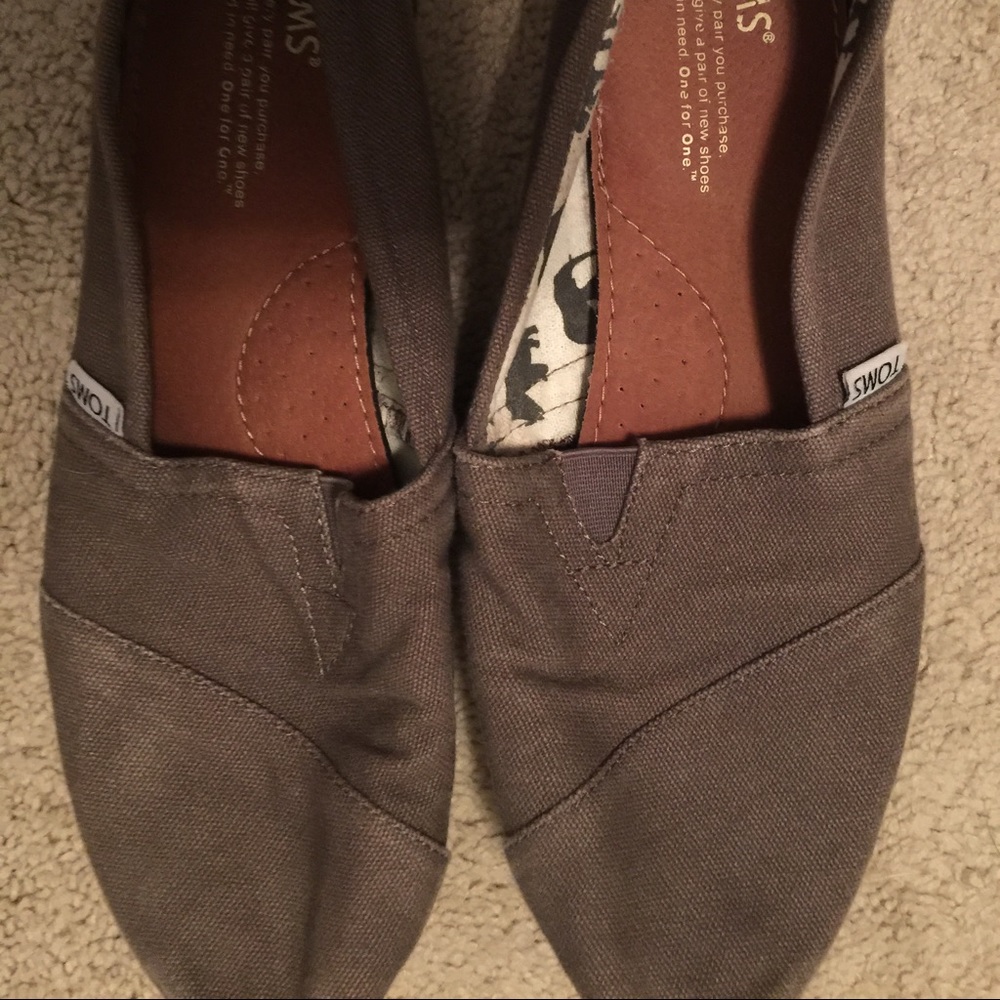 Ladies Toms- tan/olive color