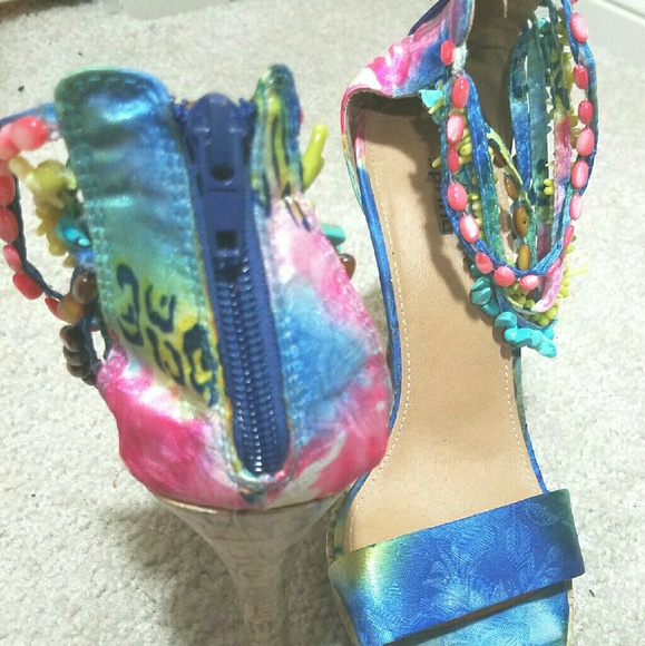 Shoes - Picture 2 of 4