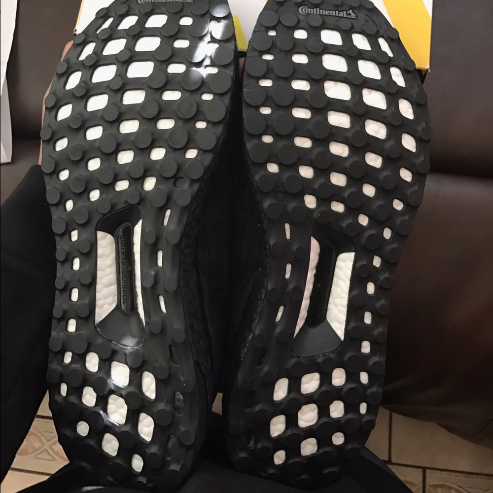 triple black ultra boost uncaged