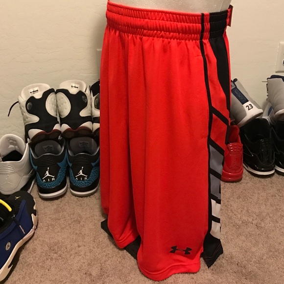 Under Armour Men's Basketball Shorts Red Medium - Picture 1 of 3