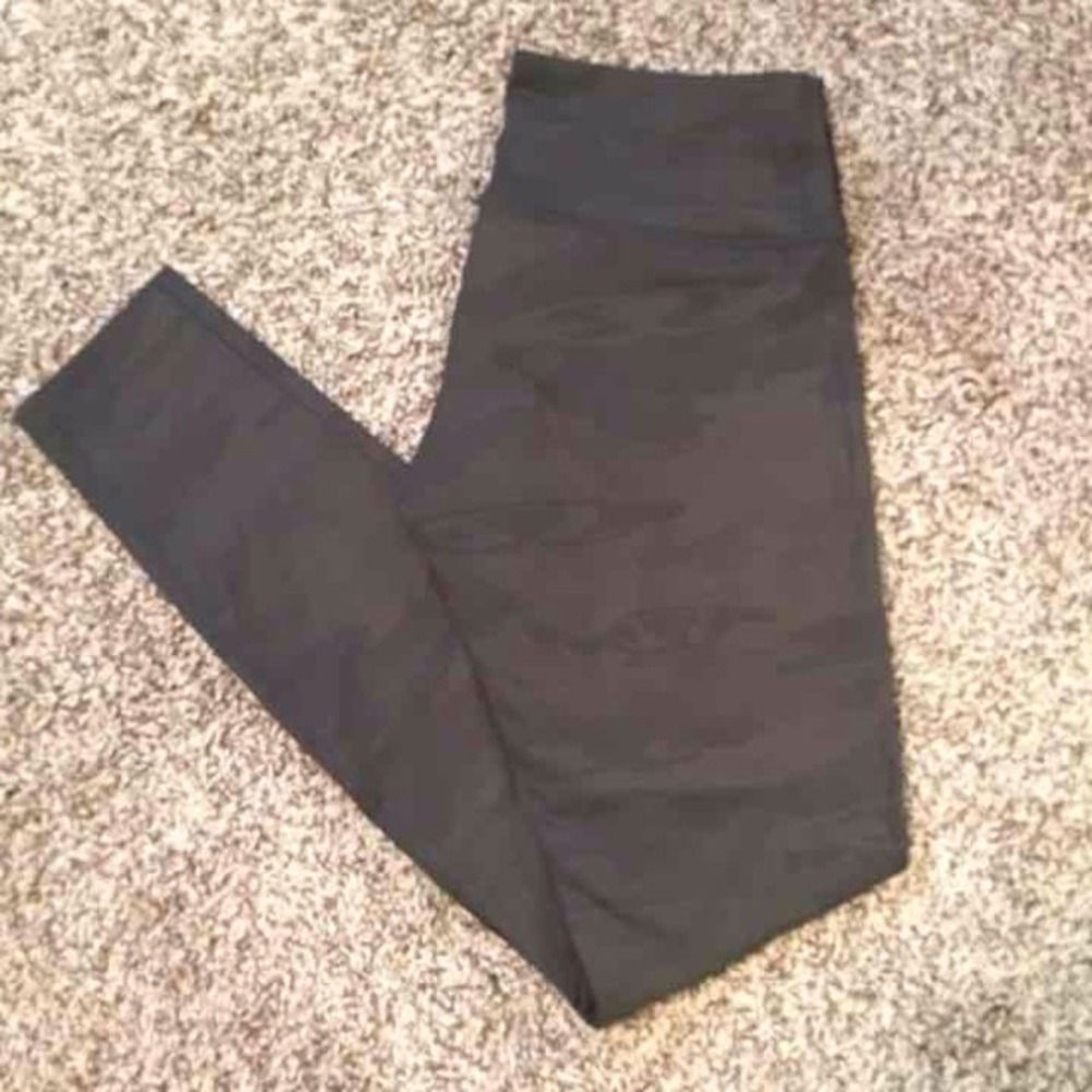 Lululemon wunder under leggings pants camo