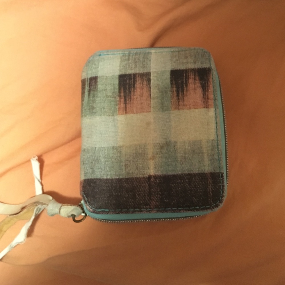 Plaid Wallet