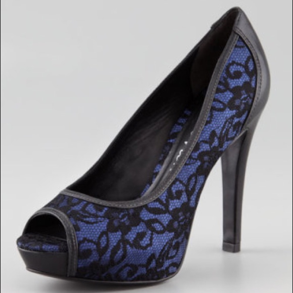 Pour la Victoire
Myleene Lace Peep-Toe Pump - Picture 1 of 5