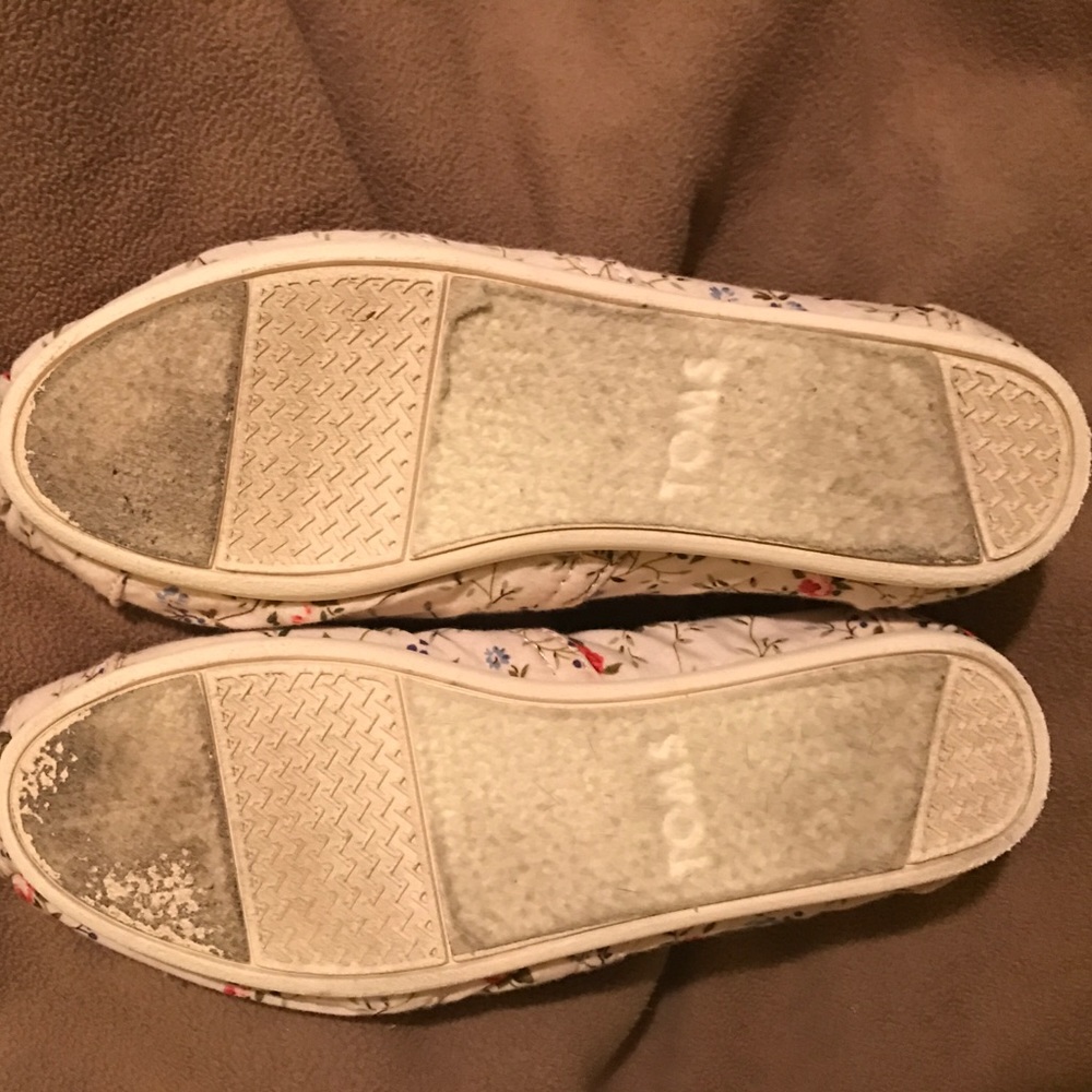 Shoes - Picture 4 of 4