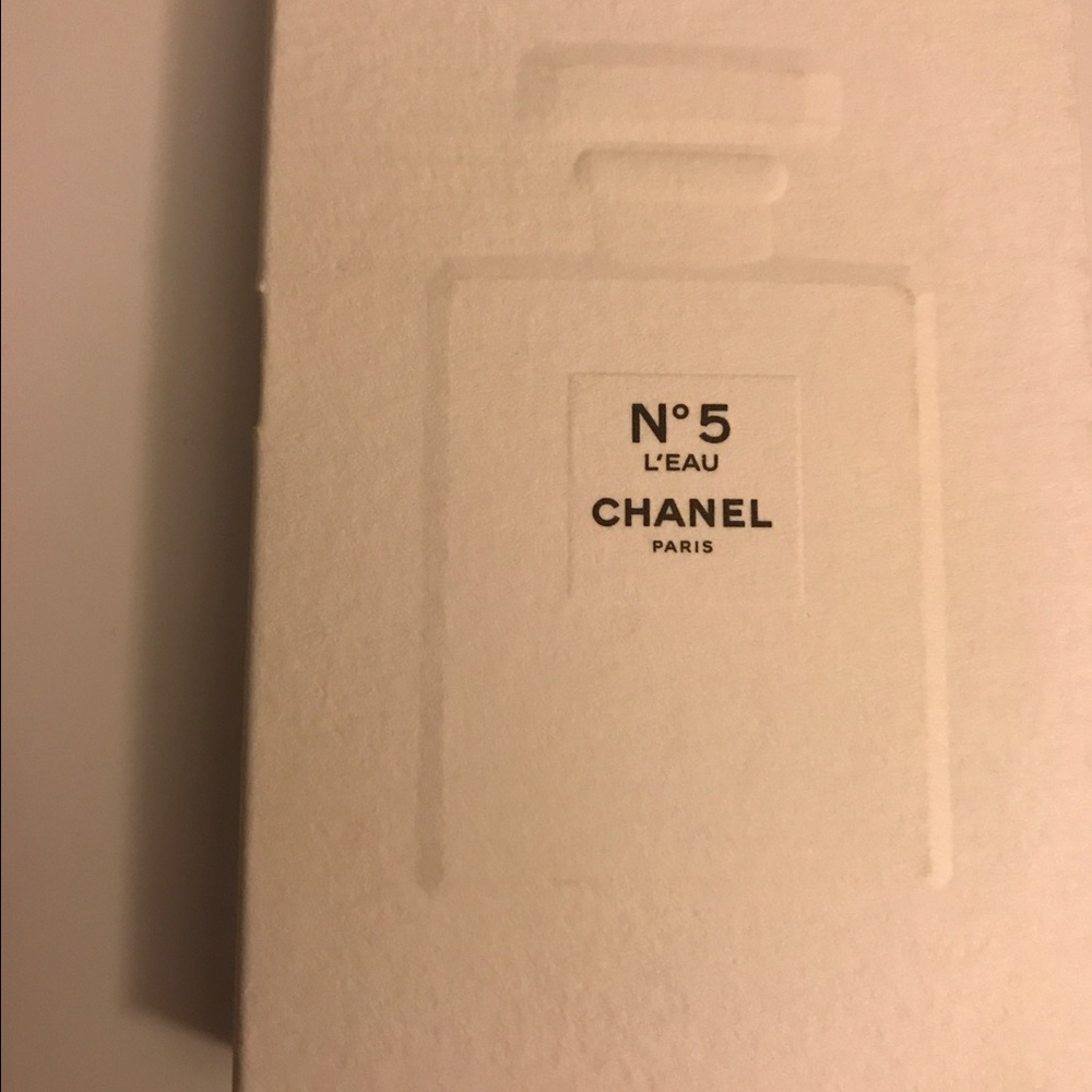 Chanel L'eau fragrance