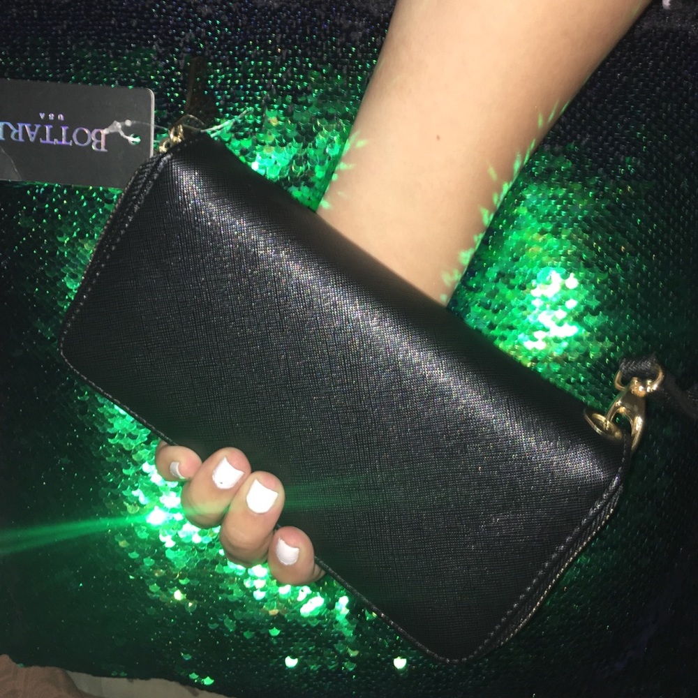 Black & Gold Wallet w/ strap (chunky)