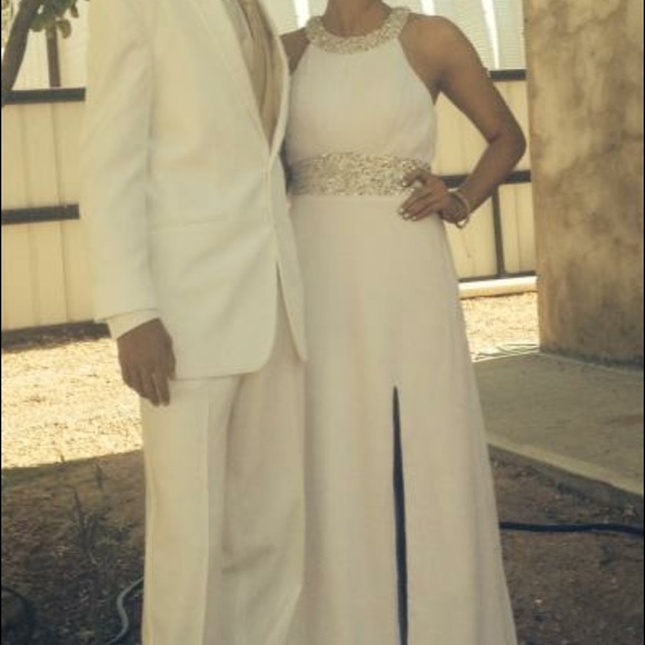 Prom dress - Picture 1 of 3