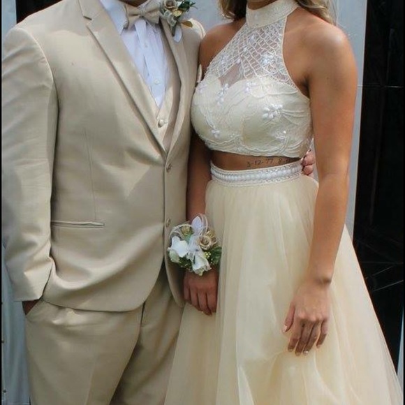 Prom dress - Picture 2 of 3