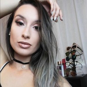 Meet your Posher, Debora