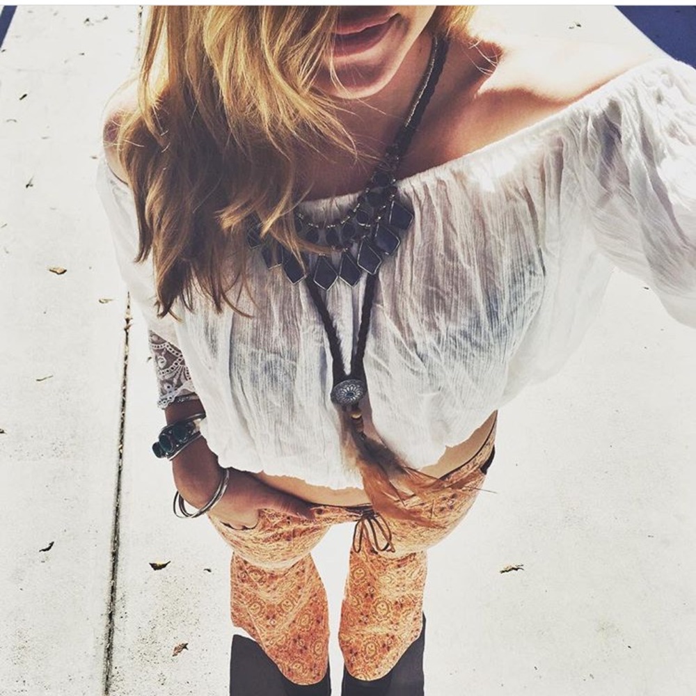 LF Flowy crop blouse
