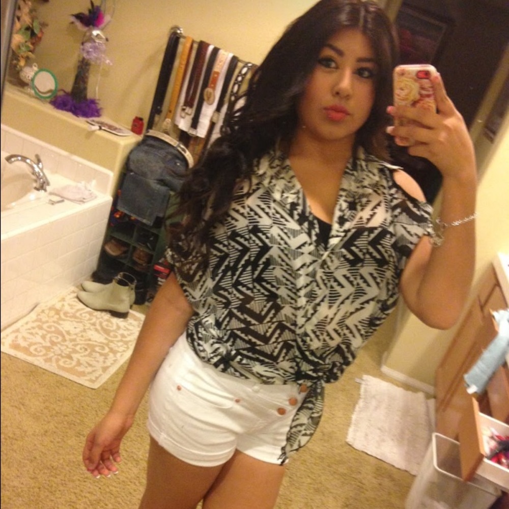 Cold Shouler Shirt ! Super cute!