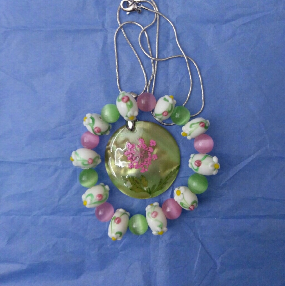 Pretty Shell with flower and cute bracelet