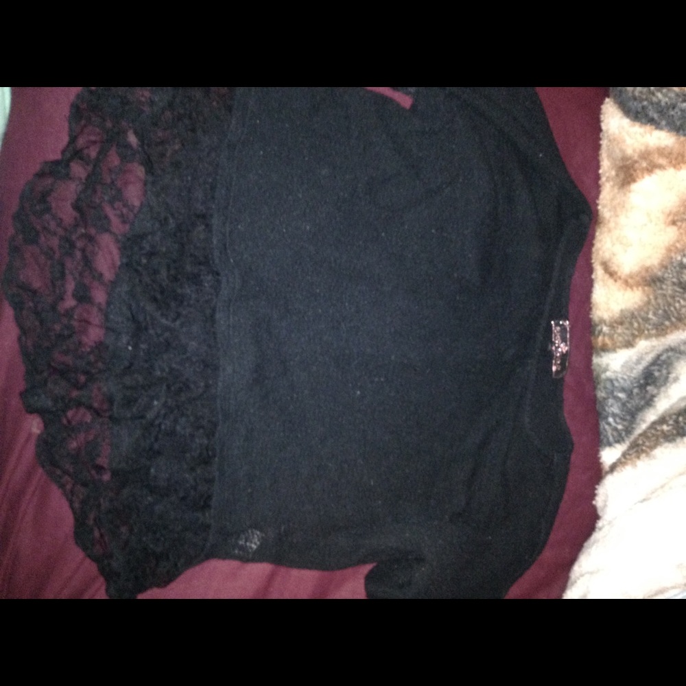 3/4 length lace bottom crop top