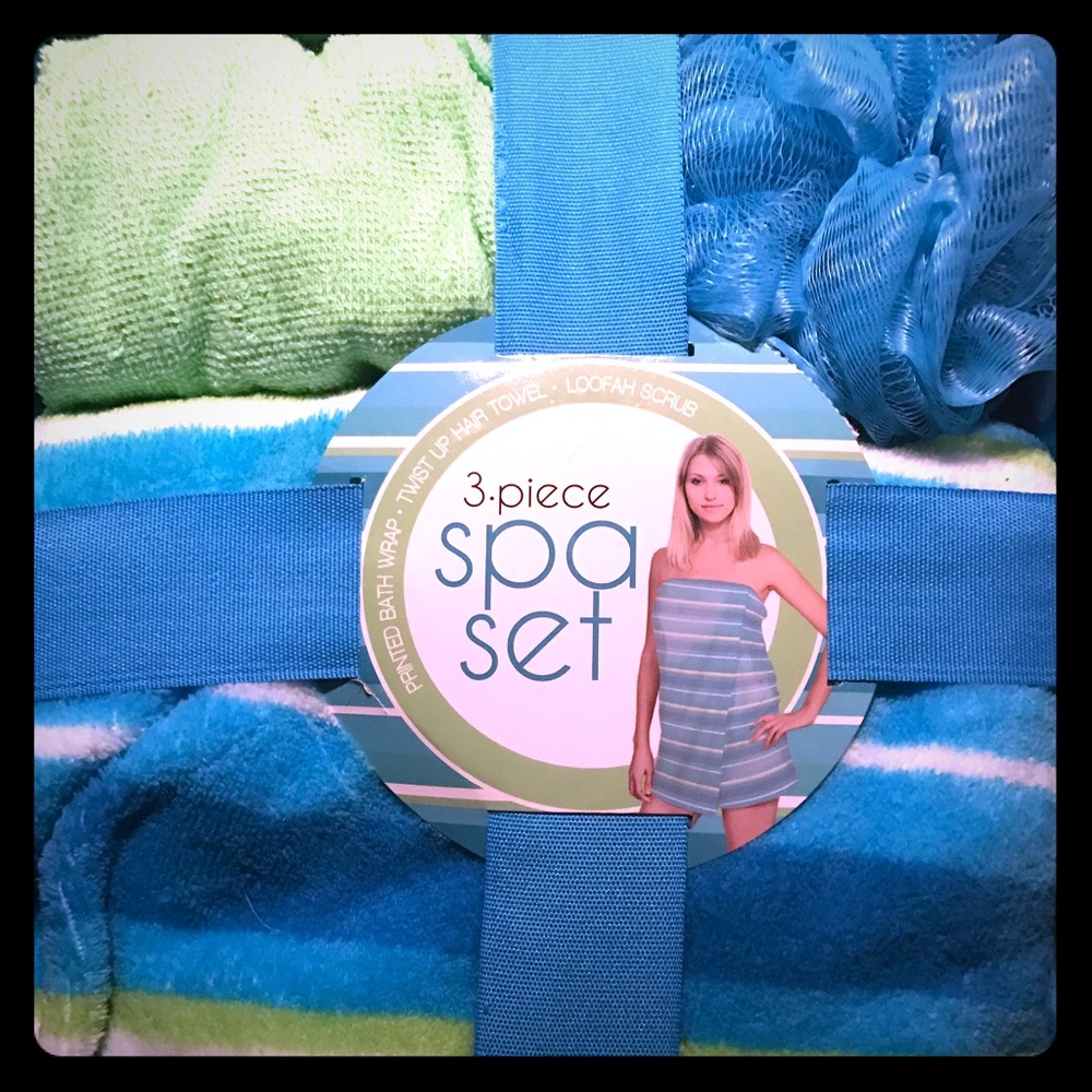 Bath gift set! Brand new! Towel wrap, scrubby...