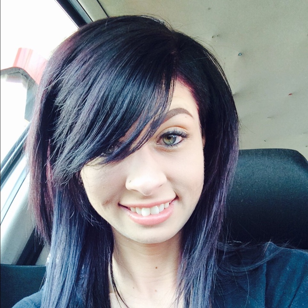 Meet your Posher, Kayla