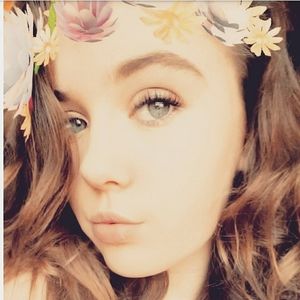 Meet your Posher, Holly