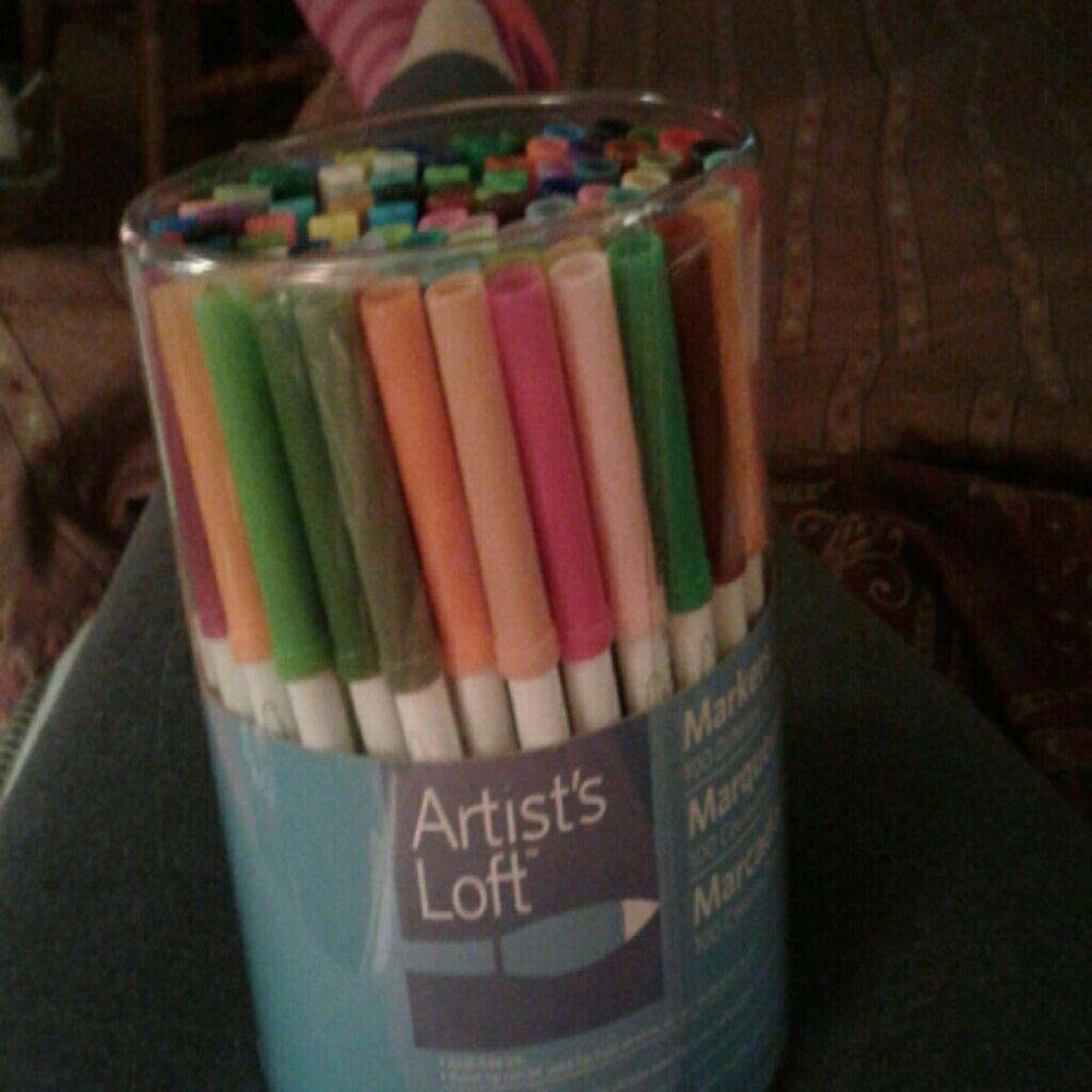 100 Piece Artist's Markers
