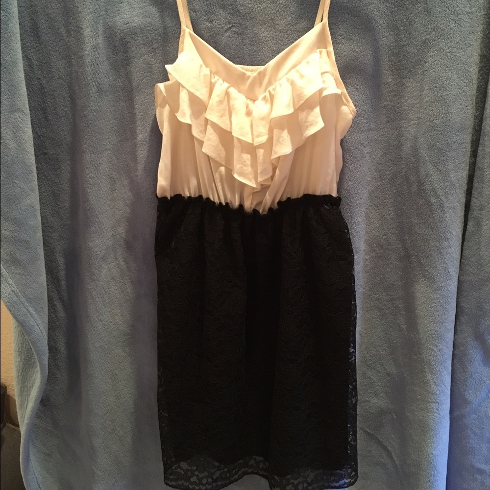 Xhilaration ivory and black lace dress