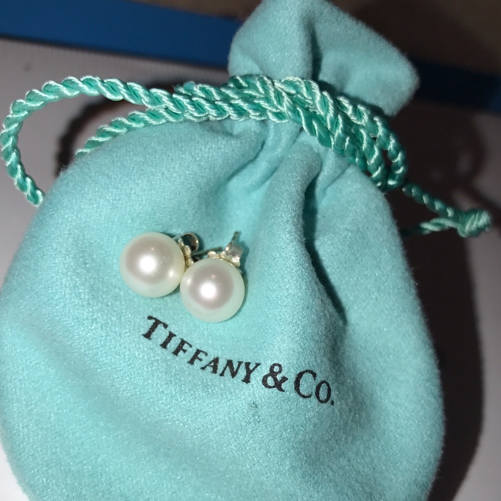 Tiffany & Co Sterling Silver 925 pearl earrings
