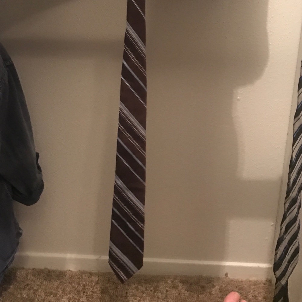 Dress tie