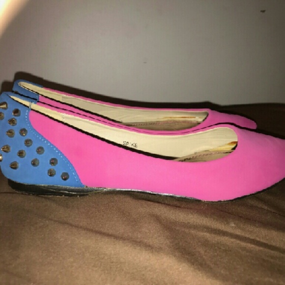 GC spiked flats 8.5 - Picture 2 of 4