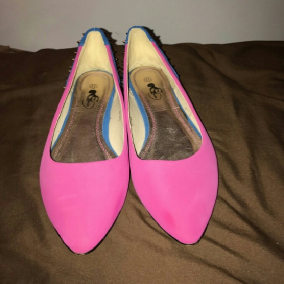 GC spiked flats 8.5 - Picture 3 of 4