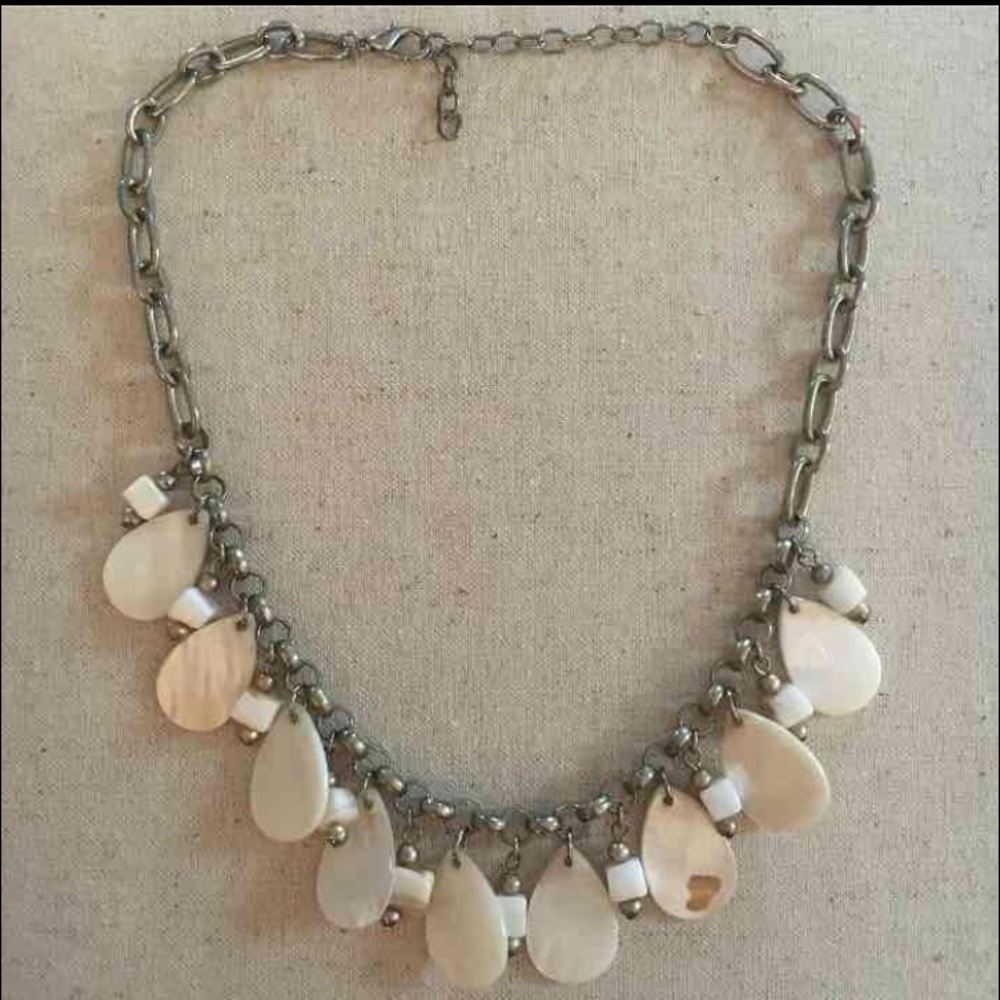 Van Heusen Shell Fashion Necklace