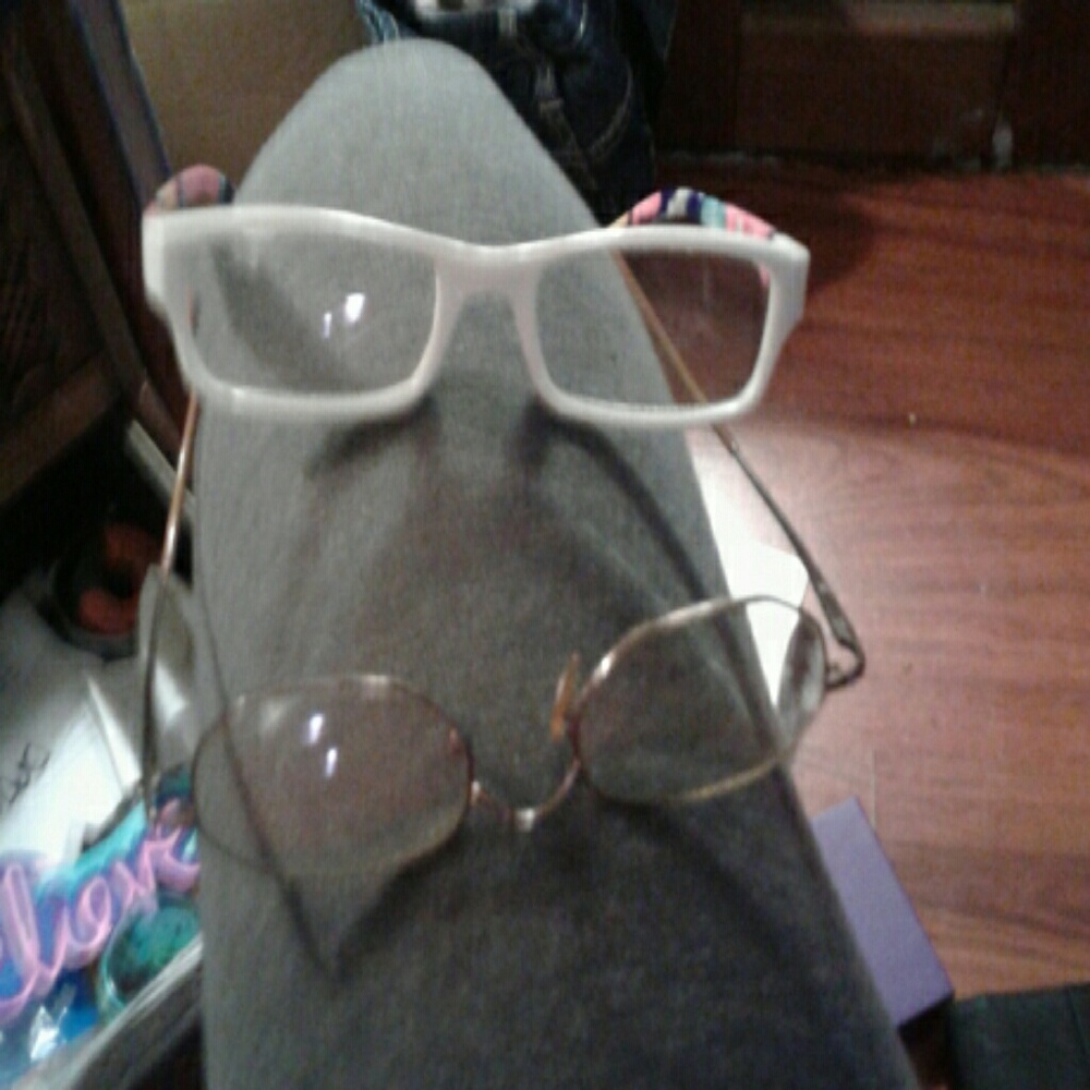 2 PAIR of Reading Glasses (Women"s)