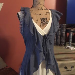 Vest with lace bottom