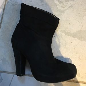 Pour la Victoire leather booties made in Brazil