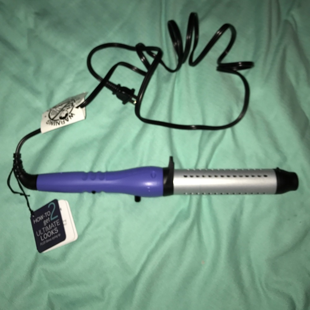 Heat styling brush/curling wand