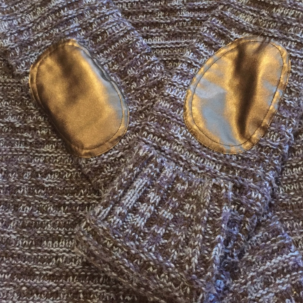 Victoria's Secret cozy blue sweater - Picture 2 of 4