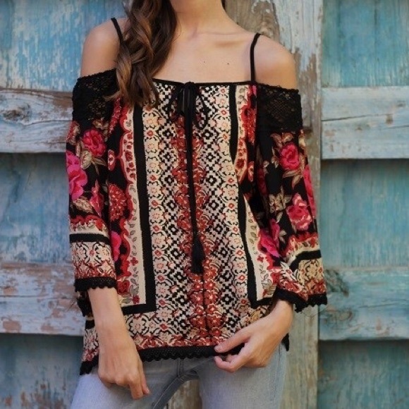 COLD SHOULDER BOHO - Picture 2 of 3