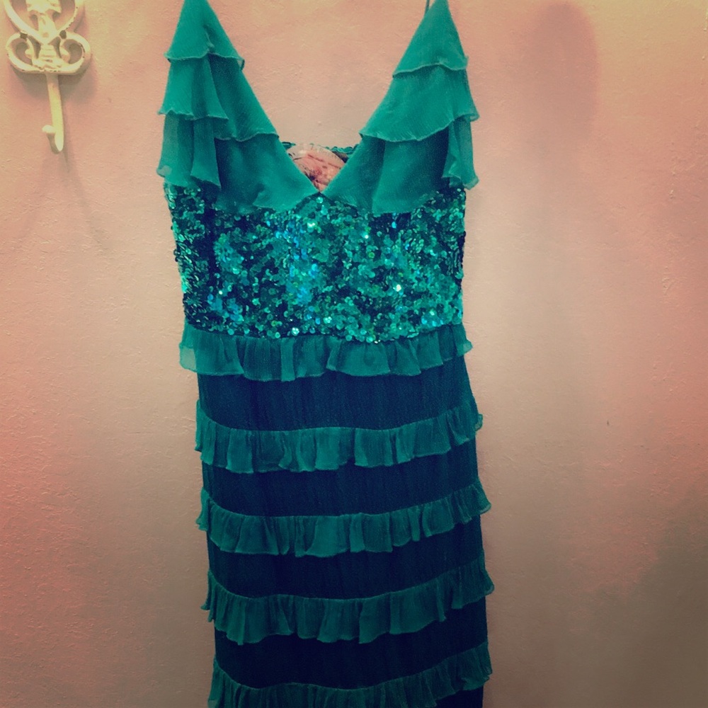 Bebe sequin dress never worn