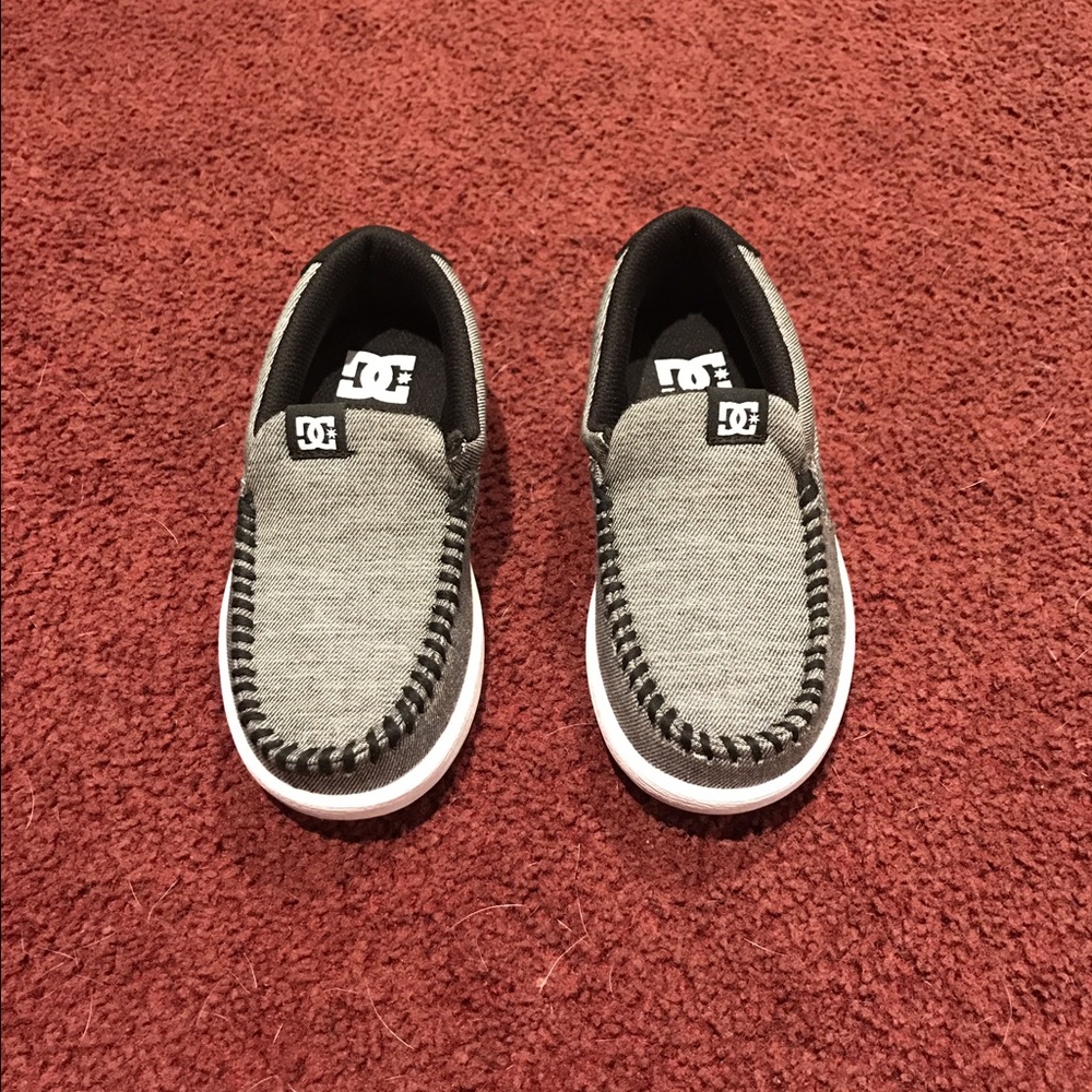 Child's DC shoes us size 12