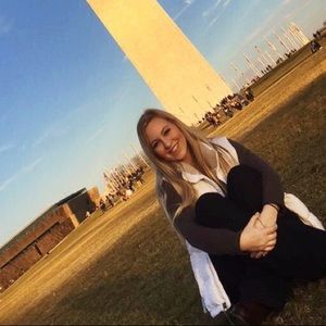 Meet your Posher, Megan