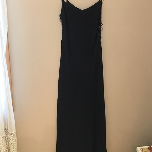 Black gown size 12 - Picture 4 of 15