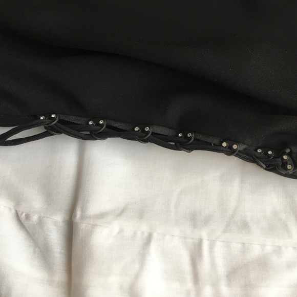 Black gown size 12 - Picture 5 of 15