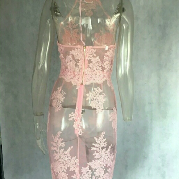 💋EMBROIDERED BACKLESS HALTER MESH LACE DRESS!!! - Picture 3 of 5