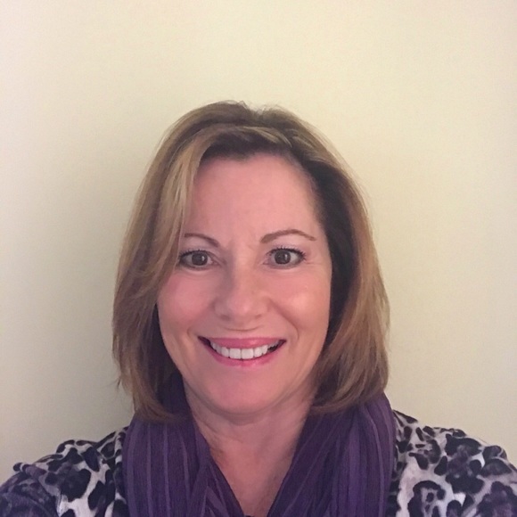 Meet your Posher, Eileen - Picture 1 of 1