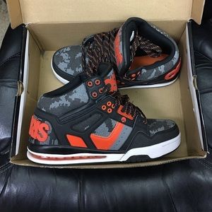 Men's Osiris shoes size 9